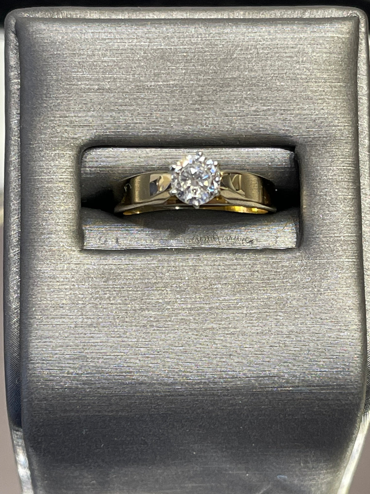 14K Y/G 7 1/2 SOLITAIRE DIAMOND ENGAGEMENT RING