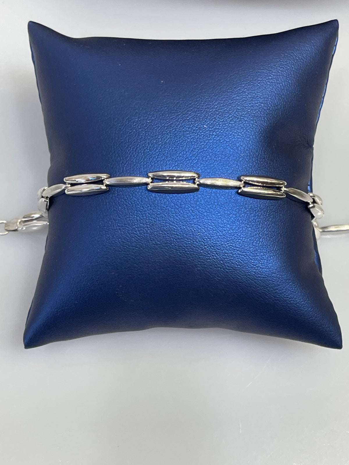 10 KARAT WHITE GOLD MULTI-LINK BRACELET