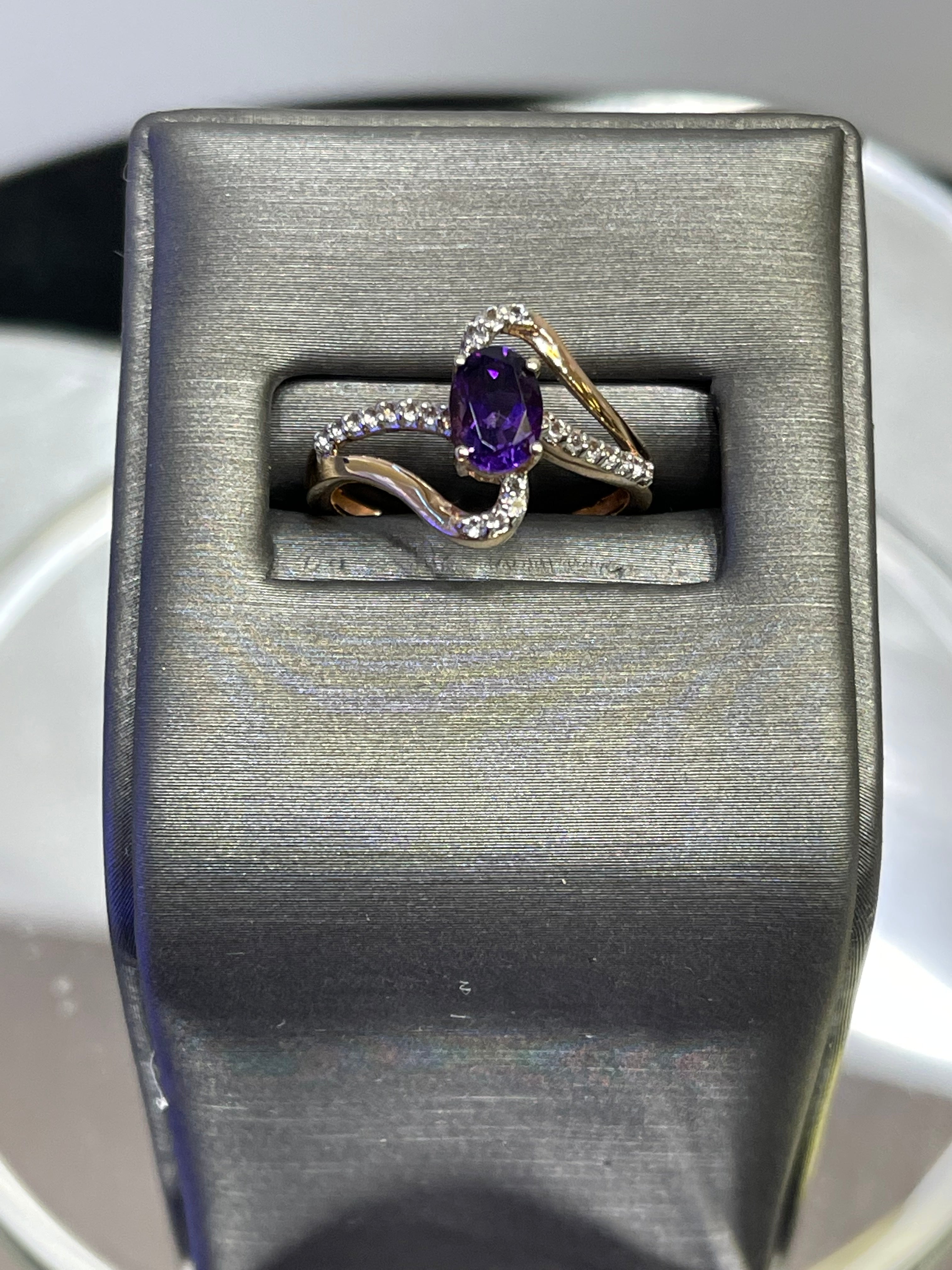 Ribbon & Reed Fantasies Lavender Amethyst Bezel Set Solitaire Ring in 18K  yellow gold – Peter Thomas Roth Designs