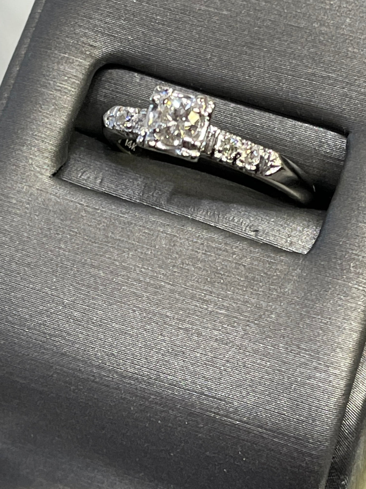 14 Karat White Gold Diamond Engagement Ring Center Round With Accent Diamond Ring