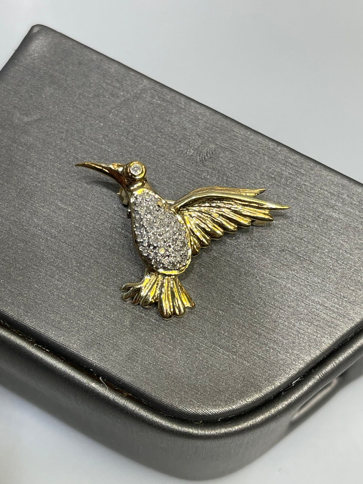 Vintage 10 Karat Yellow Gold Diamond Hummingbird Shaped Pin Pendant