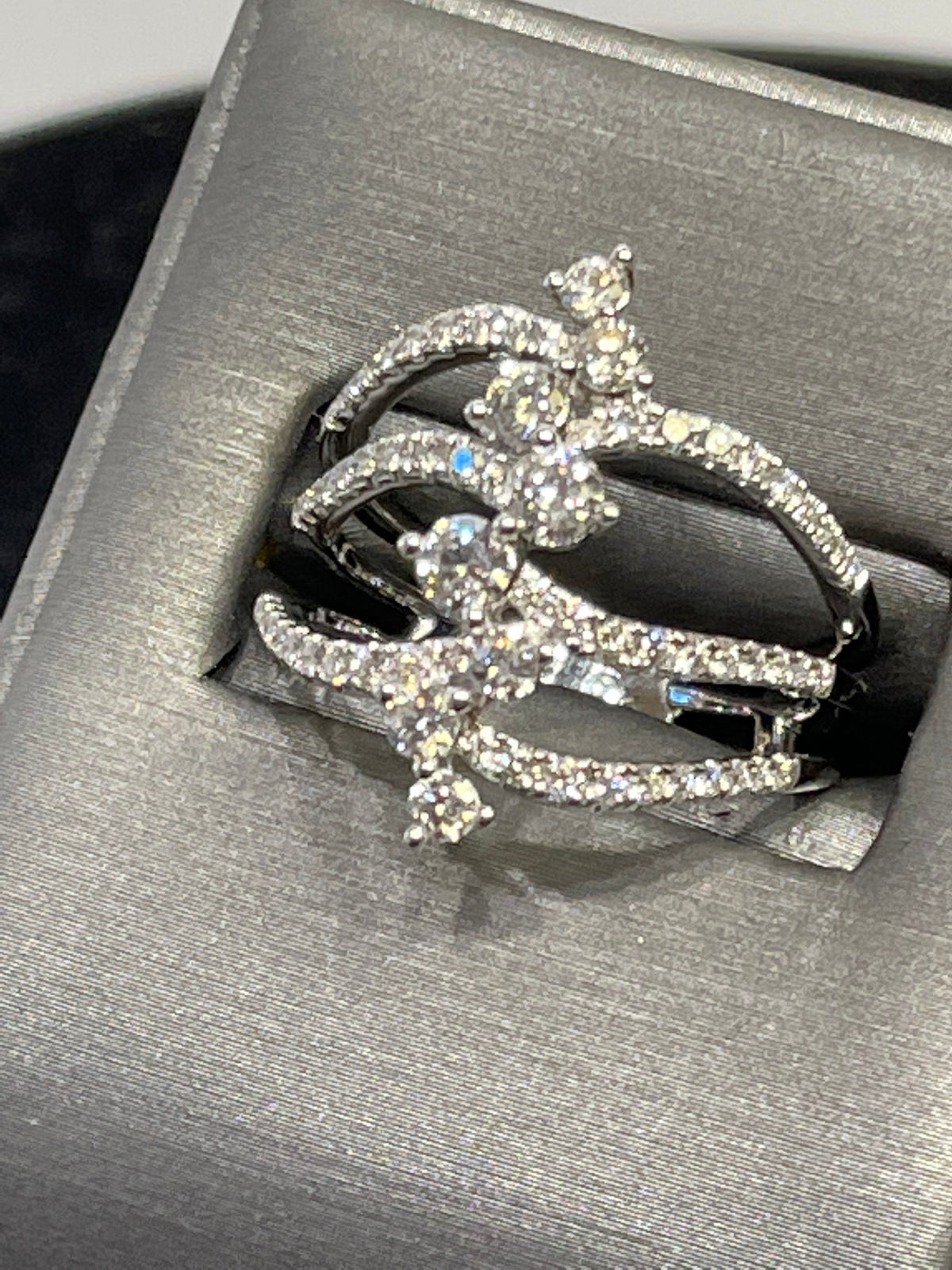 18KT White Gold Diamond Ring North South Type Design
