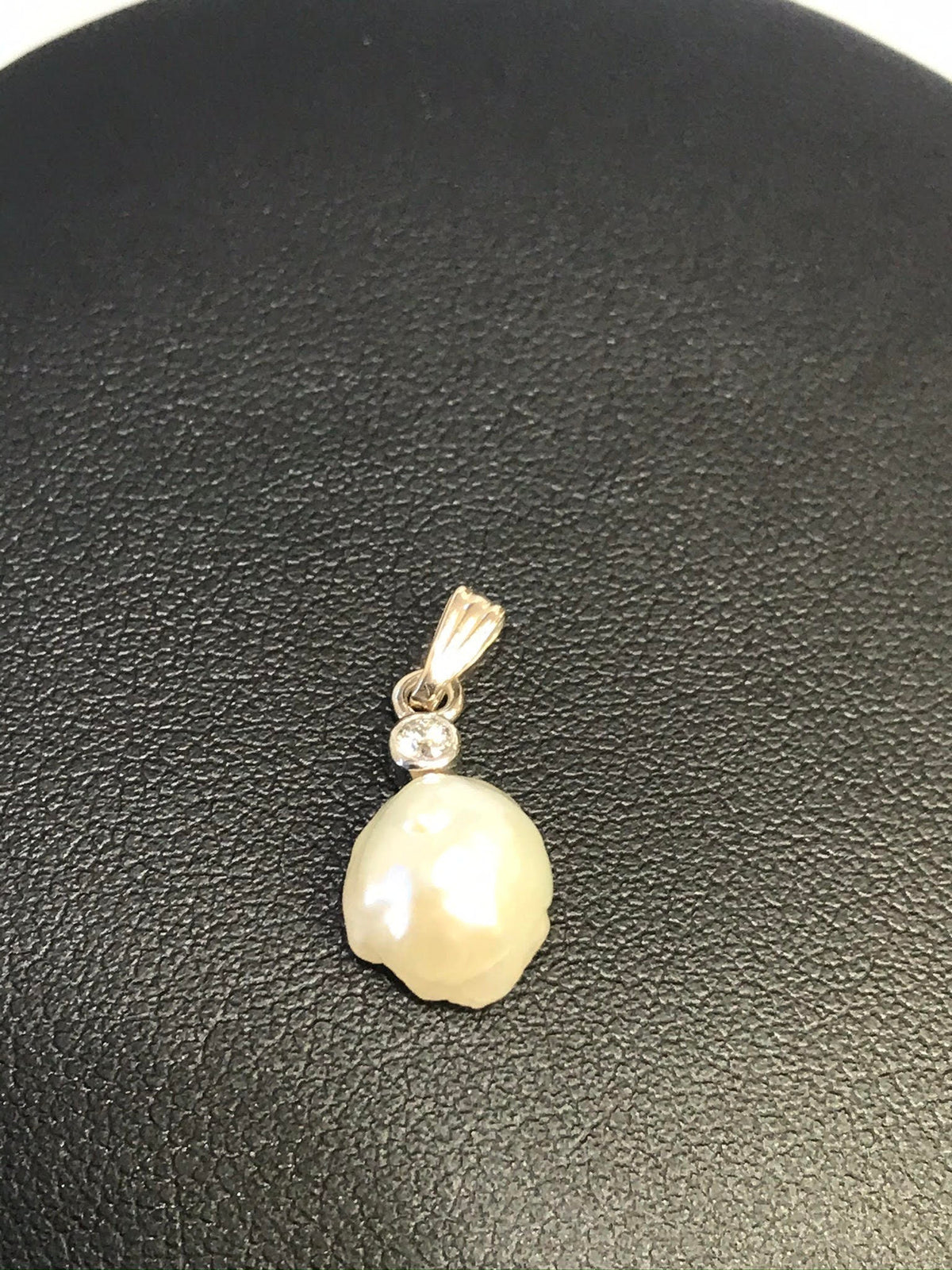14K Solid Gold Pearl & Diamond Pendant - Philadelphia Gold & Silver Exchange
