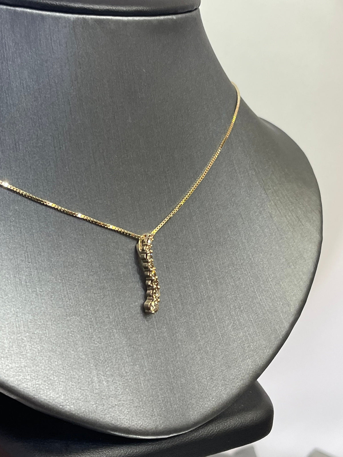 10 Karat Yellow Gold Diamond Journey Pendant Graduated Size Brilliant Diamonds - Philadelphia Gold & Silver Exchange